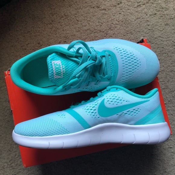 Grade School Nike Free Run - Picture 2 of 4